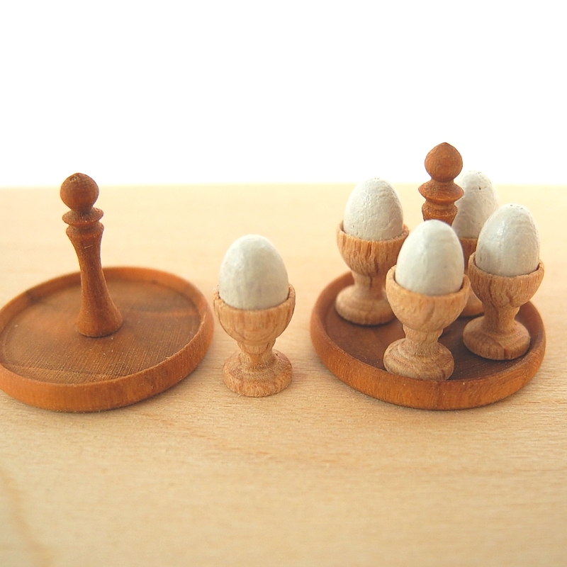 Eierbecher mit Tablett, Puppenstubenminiatur in 1zu12